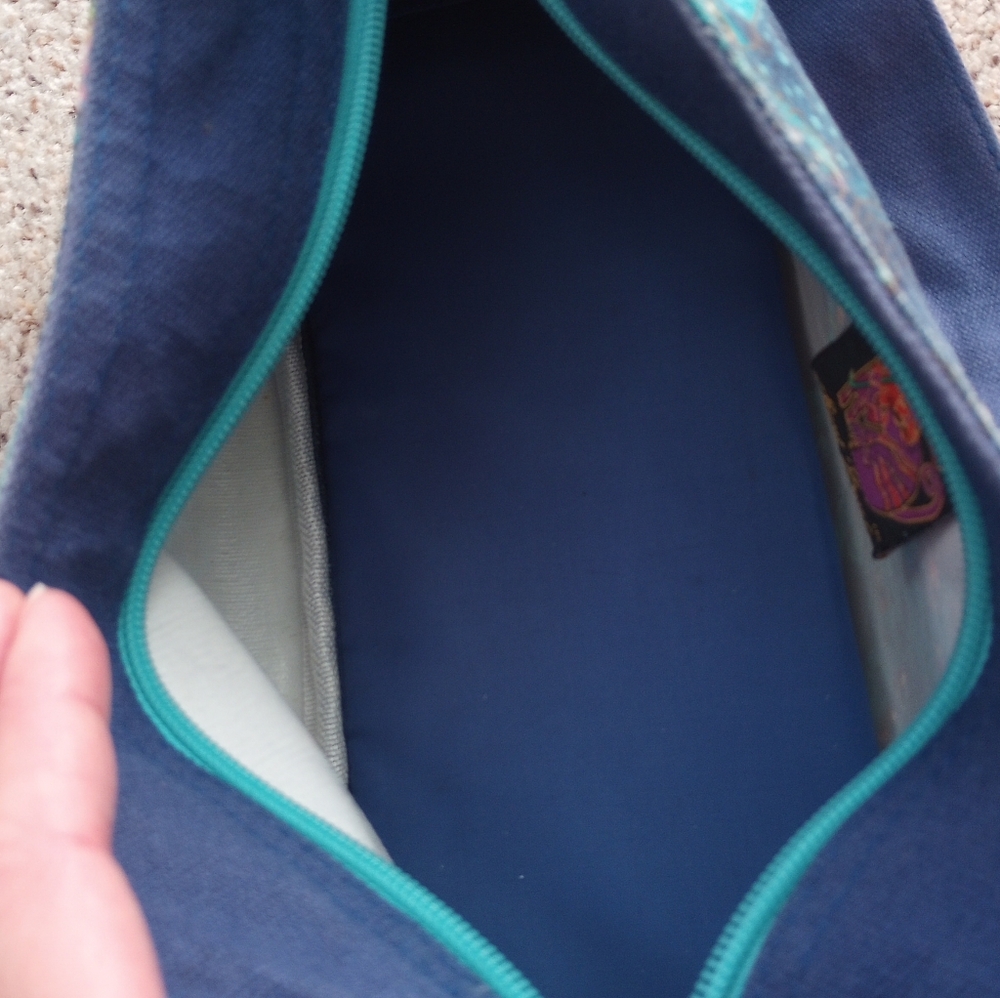 Laurel Burch Blue Cat Purse - Picture 4 of 10